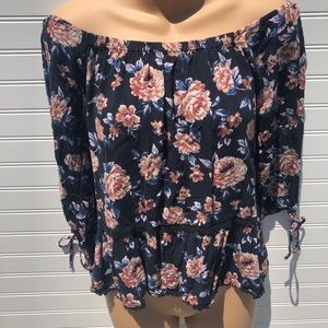 American Eagle off the shoulder top